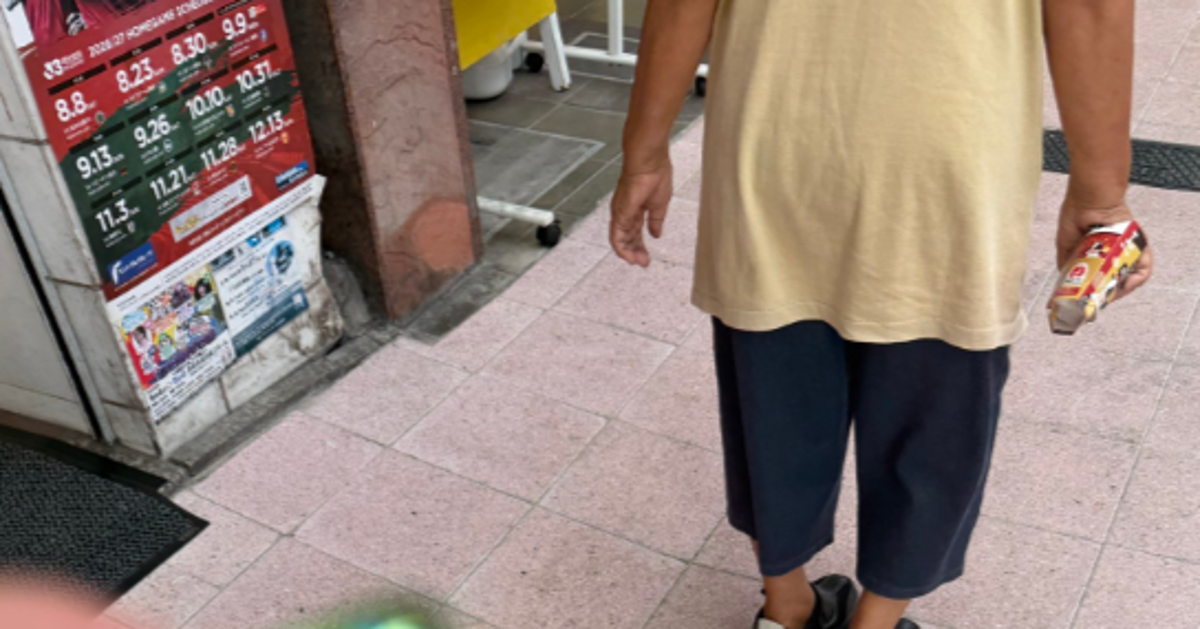 “湯婆婆みたいな指輪”が1個100円⇨はしゃぐ女性に通りすがりのおばあちゃんが一言…「強すぎる」と6.5万いいね