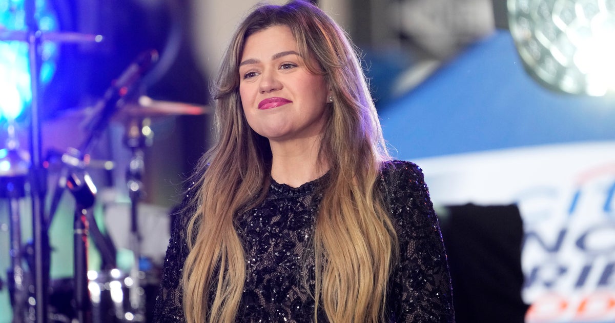 Brooklyn Store Says Kelly Clarkson Wanted To Buy Something That Wasn't For ...