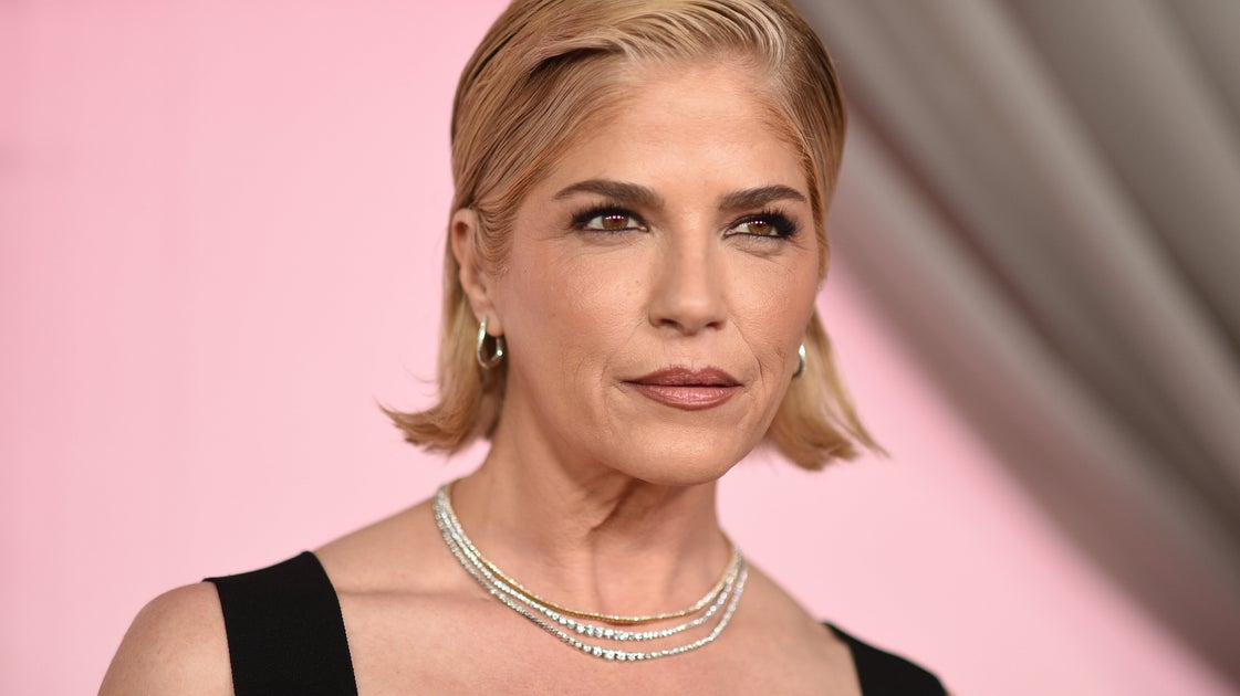 Selma Blair Arrested For Allegedly Attacking Flight Attendants Mid-Air: ...