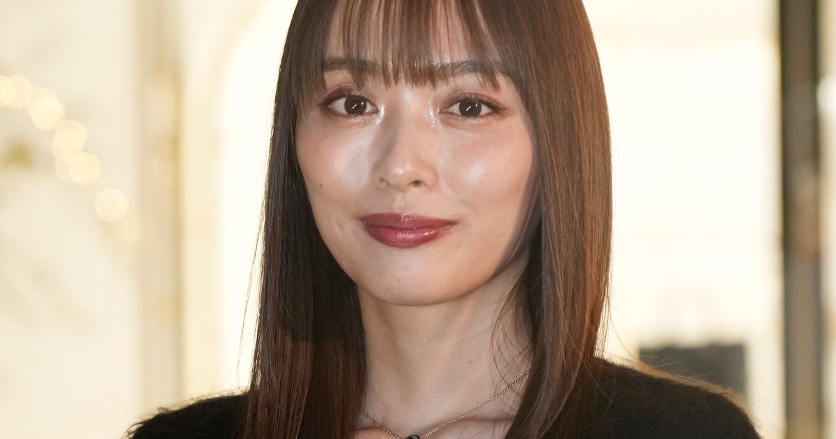 内田理央、ユニクロのジャケット使ったコーデがセンス抜群すぎる。「秋冬の参考になる」「最高にタイプすぎる服装」
