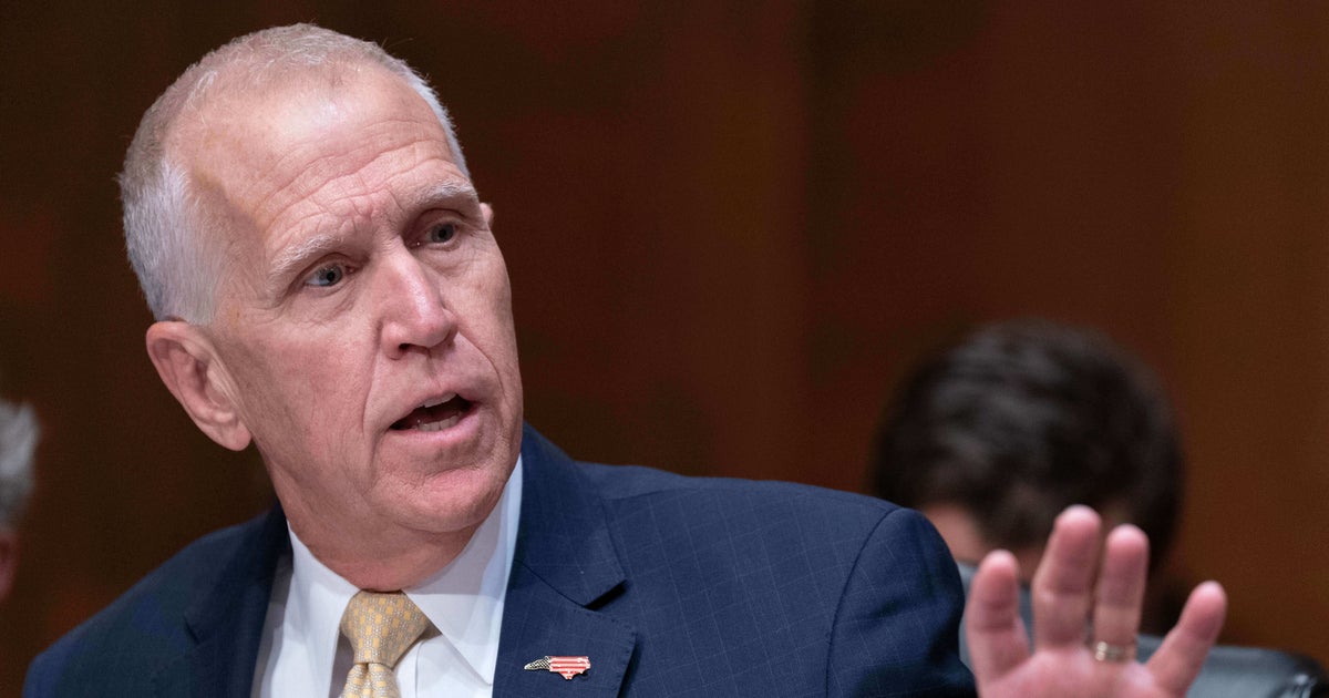 Thom Tillis Is Still Kissing Donald Trump's Ass