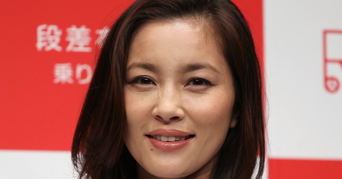 瀬戸朝香、上下ユニクロで揃えたコーデがシンプルで真似できそう!「似合ってます」「素敵ですね」と反響