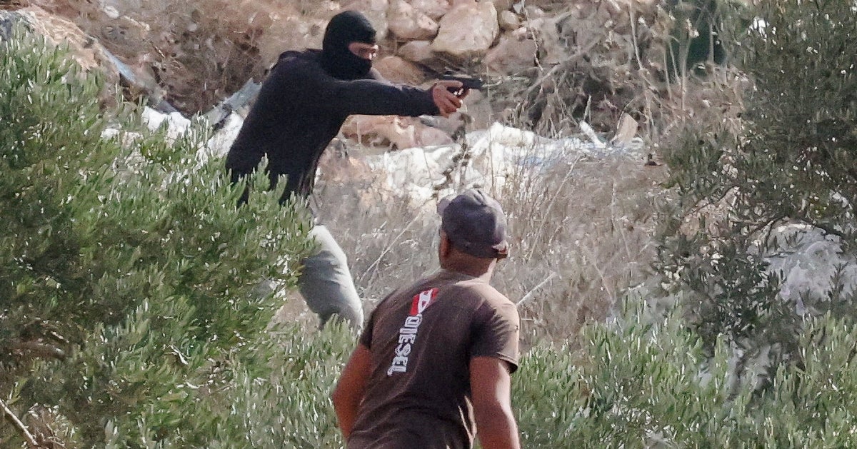 Israeli Mob Beats Washington Post Journalist, Burns Olive Trees In West Bank Israeli Mob Beats Washington Post Journalist, Burns Olive Trees In West Bank