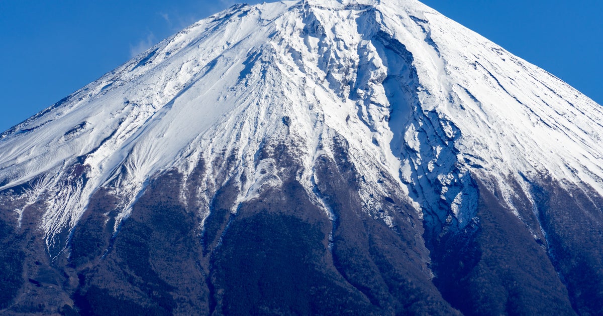 富士山を宇宙から見るとこうなる⇨元宇宙飛行士が捉えた絶景に「神々しい」「龍みたいでかっこいい」と感動の声