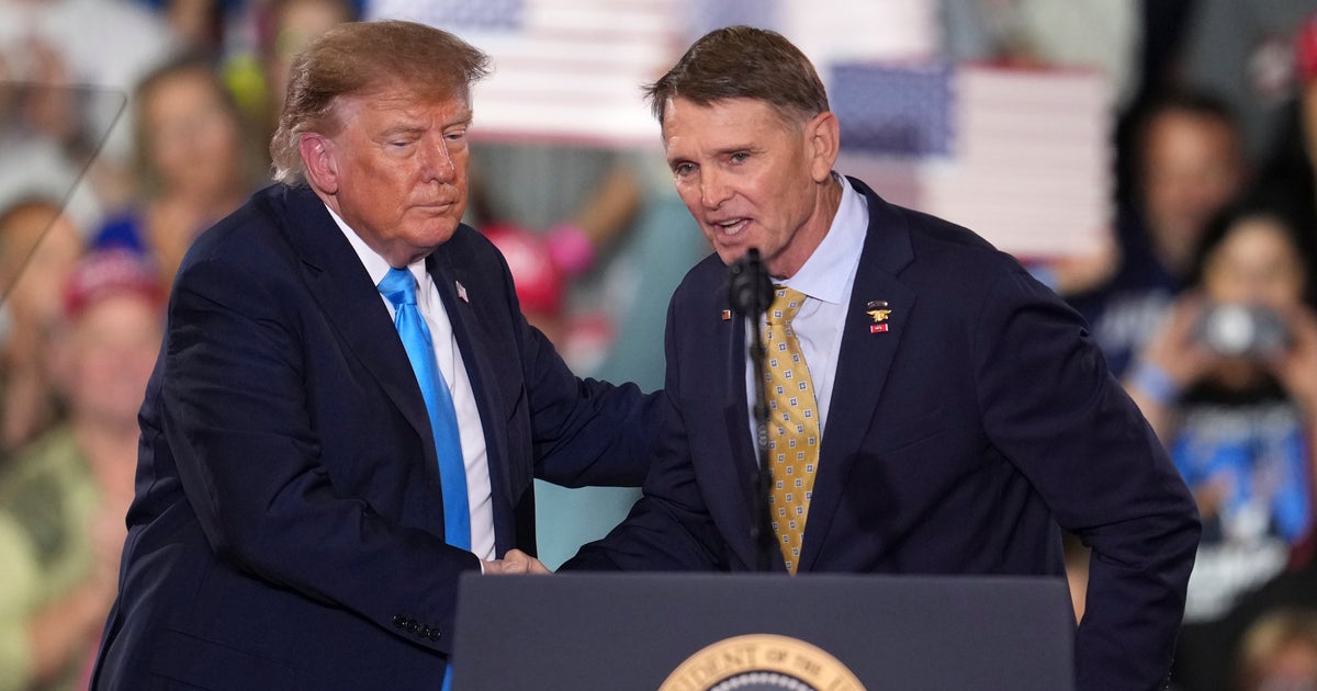 Trump Evaluates Candidate Aesthetics During Midterm Campaign Rallies