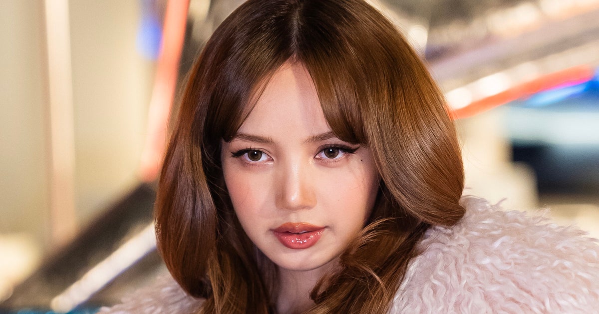 BLACKPINKのLISA来日→着物姿オフショットに「えええええ！」「和装が似合ってる」と大反響