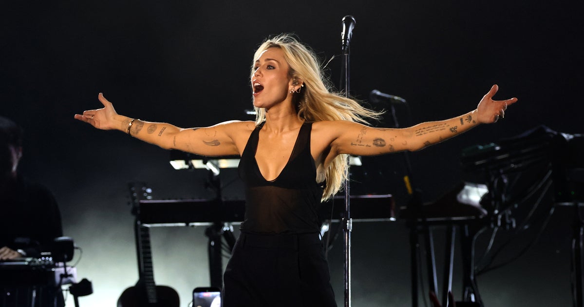 Miley Cyrus Fires Back At Critics After First Live Show In Four Years