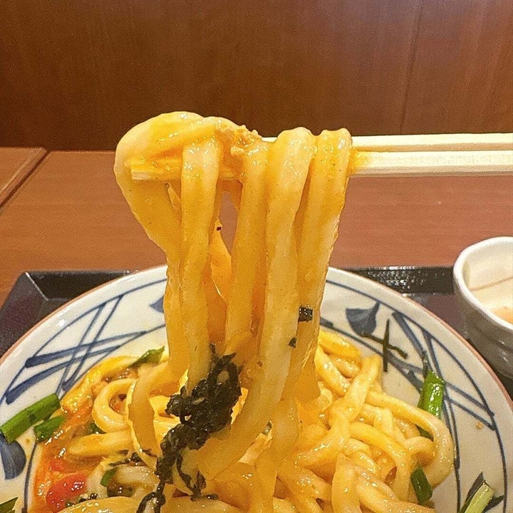 丸亀製麺「肉辛まぜうどん」