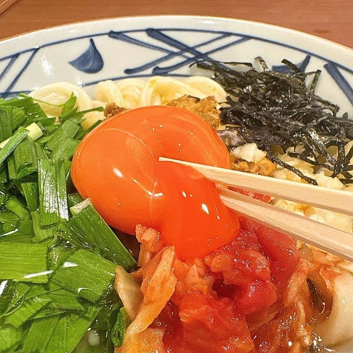 丸亀製麺「肉辛まぜうどん」