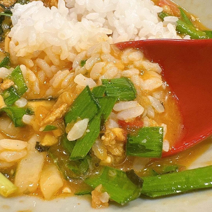 丸亀製麺「肉辛まぜうどん」