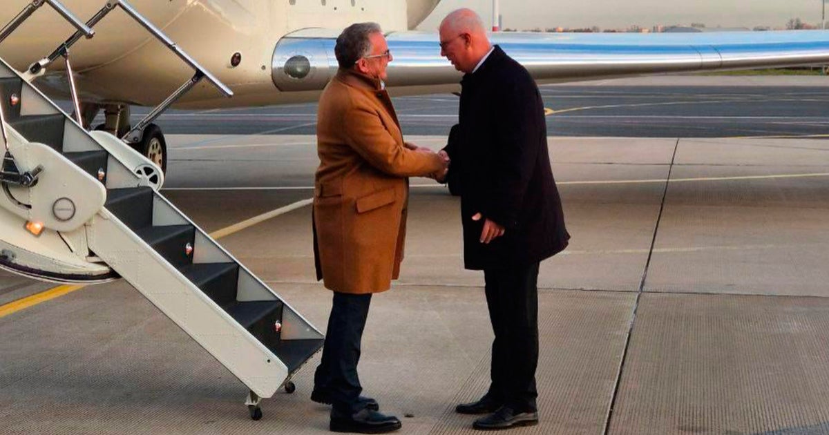 Image for Witkoff Asks Putin To Resume Three-Way Ukraine Peace Talks, Secures Release Of U.S. Citizen