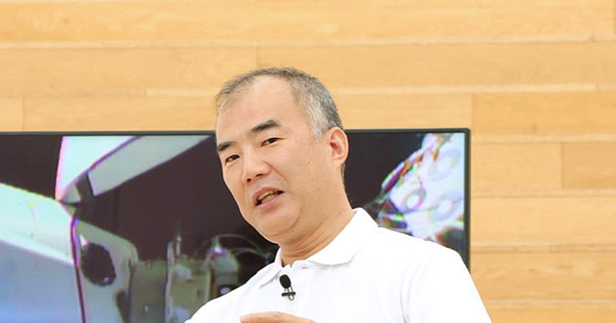 元宇宙飛行士が投稿した“流れ星”のような美しいショットに「宇宙飛行士の仕事帰り、スケールが違いますね」と反響
