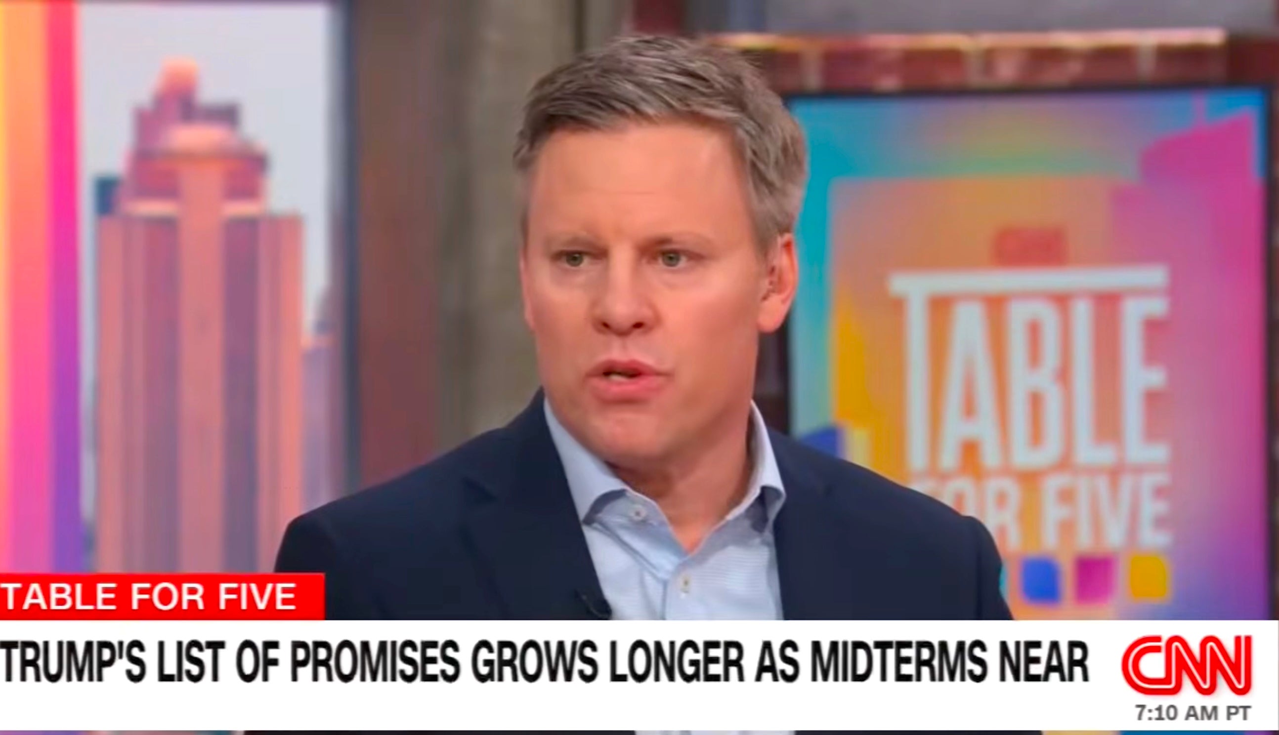 Former Trump Campaign Manager Admits Americans Don't See Him 'Draining The Swamp'