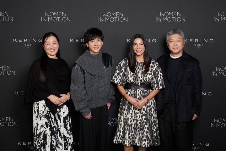ケリング「ウーマン・イン・モーション」トークに登壇した村田千恵子さん、二宮和也さん、エイミー・ホンマさん、是枝裕和さん