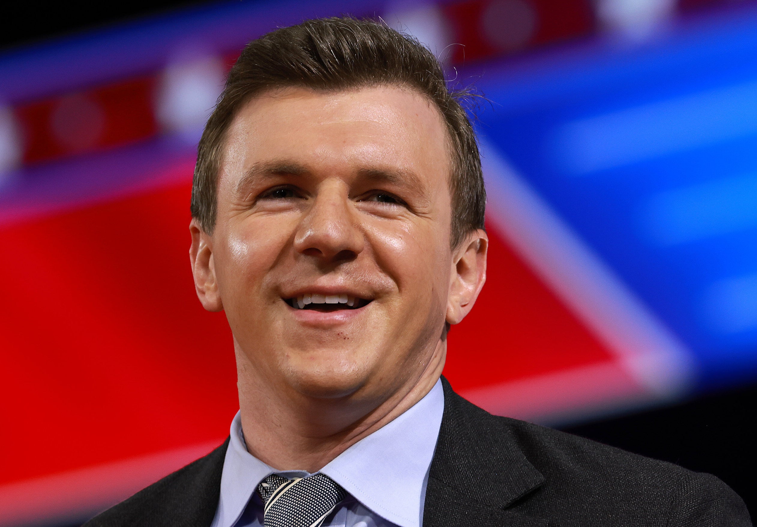 Rechtsgerichteter Influencer James O'Keefe wegen Wahlbetrugs und ...