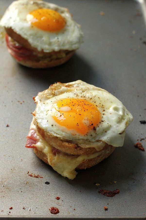 20 Delicious Meals To Make With English Muffins | HuffPost