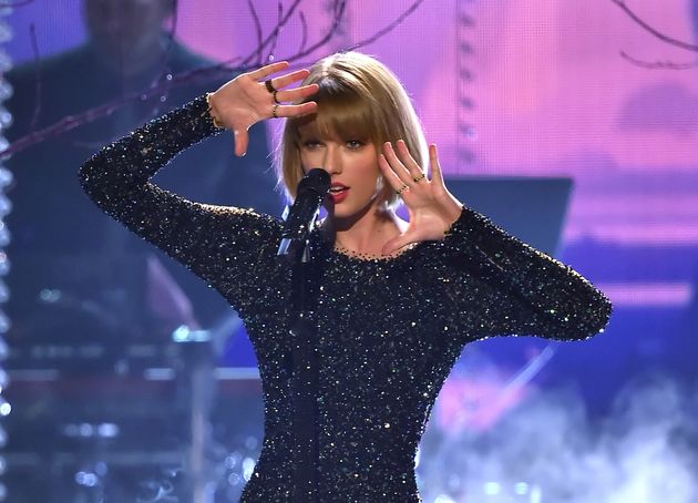 Taylor Swift Knocked Her 2016 Grammy Awards Performance 'Out Of The ...