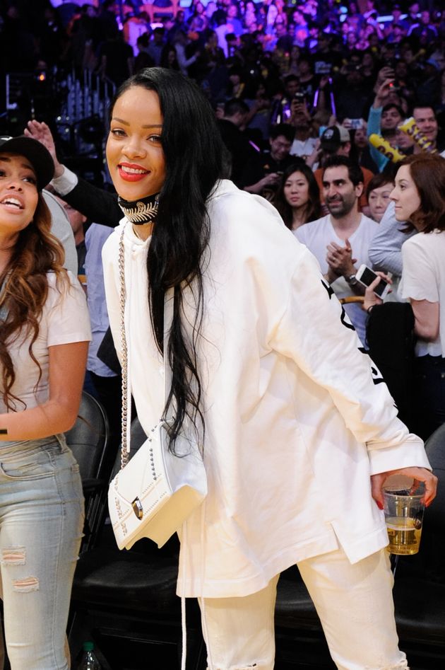 Rihanna Nails '90s Fashion From Head To Toe At Lakers Game | The ...
