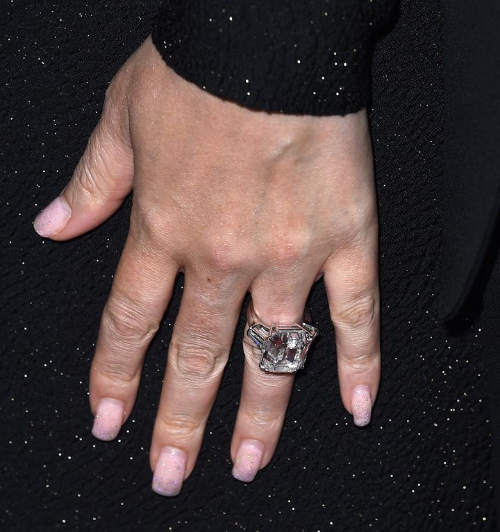 Mariah Carey, James Packer And Her 35-Carat Ring Hit The Red Carpet ...