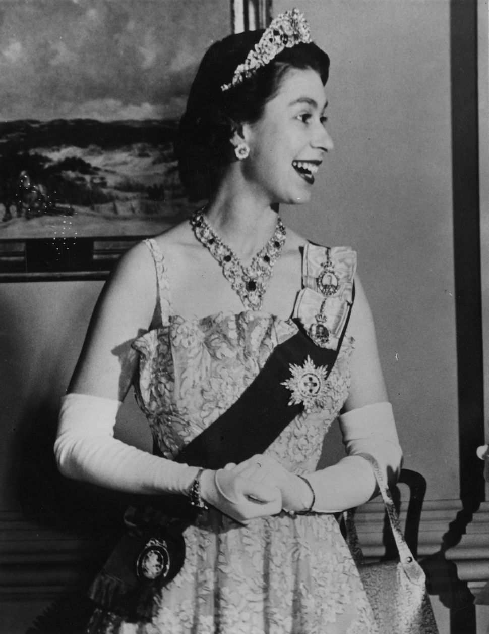 The Queen's Birthday Sees Monarch Turn 90 - Here's Her Life In 90 ...