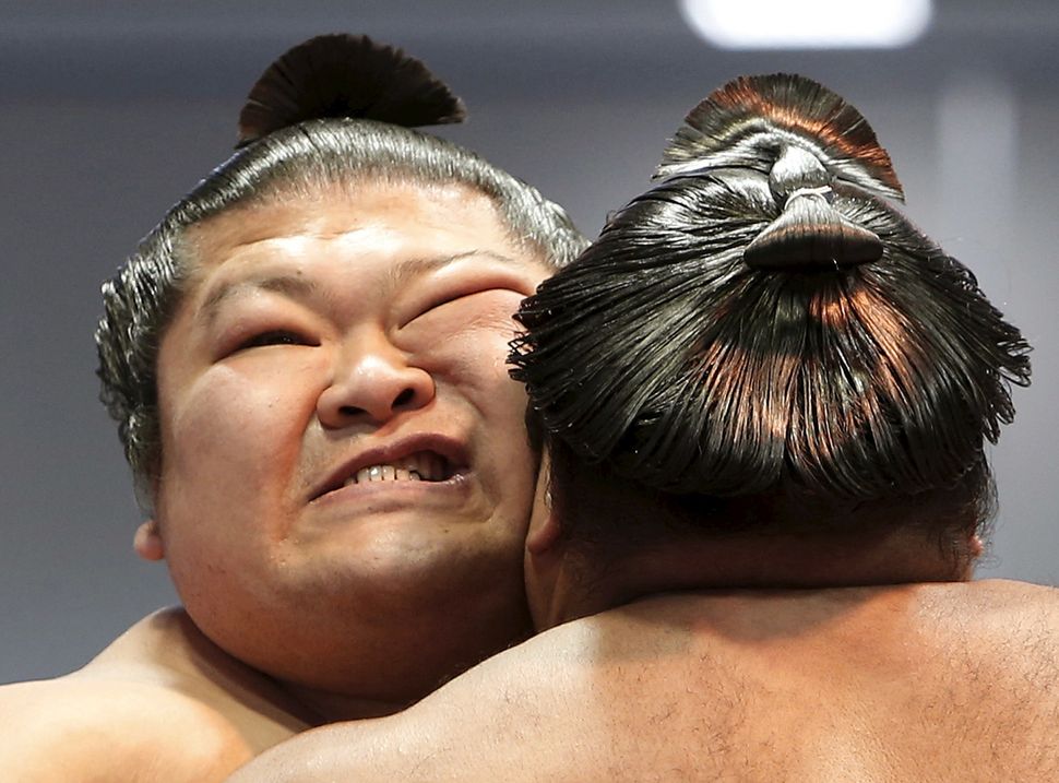 Sumo Wrestlers Face Off In Ceremonial Honozumo Tournament In Tokyo ...