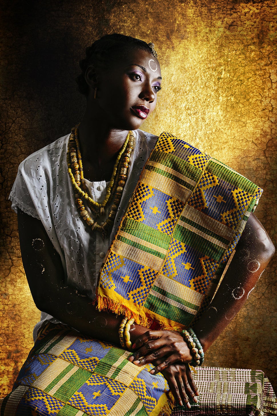 Modern African Women Don Their Ancestors' Clothing, Because The Past ...